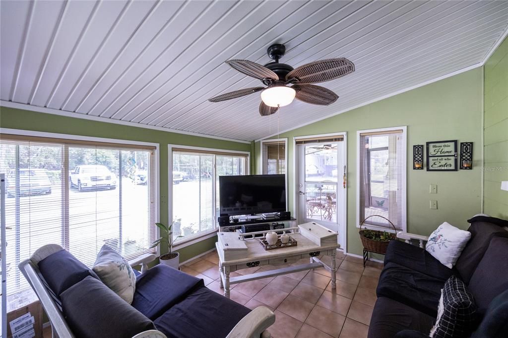 待售: $365,000 (4 贝兹, 2 浴室, 1764 平方英尺)