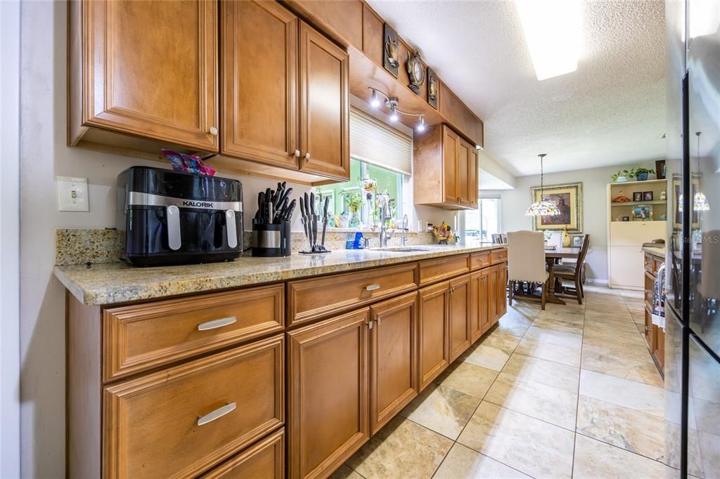 待售: $365,000 (4 贝兹, 2 浴室, 1764 平方英尺)