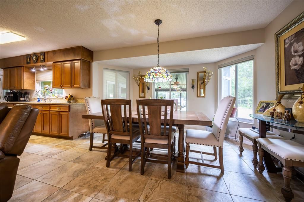 待售: $365,000 (4 贝兹, 2 浴室, 1764 平方英尺)