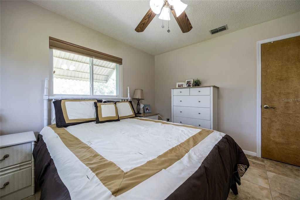 待售: $365,000 (4 贝兹, 2 浴室, 1764 平方英尺)