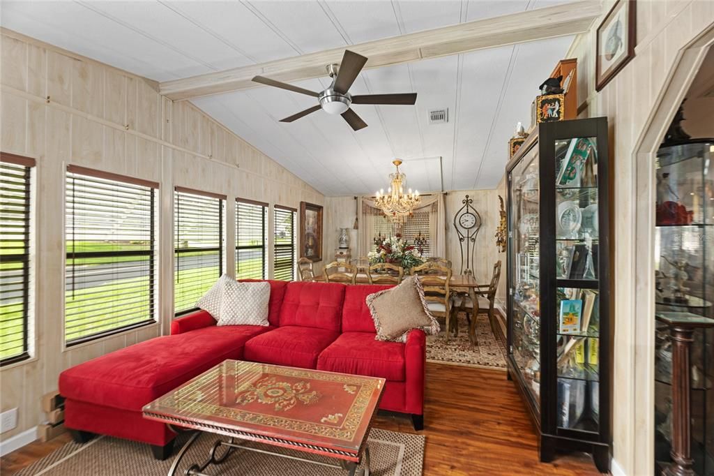 На продажу: $176,900 (2 спален, 2 ванн, 1442 Квадратных фут)