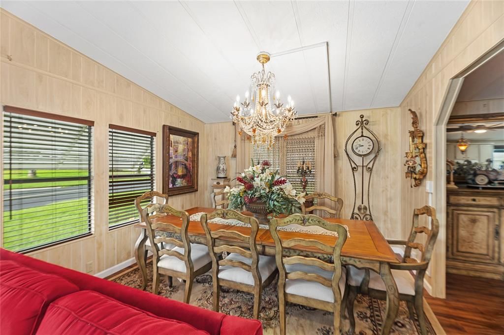 На продажу: $176,900 (2 спален, 2 ванн, 1442 Квадратных фут)