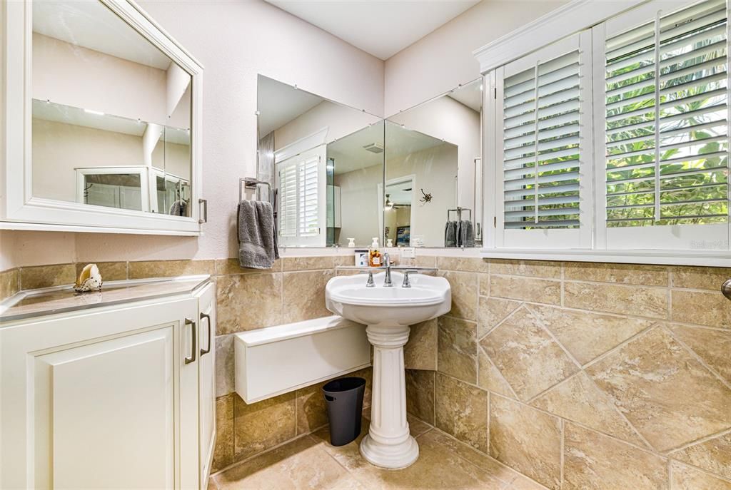 For Sale: $550,000 (3 beds, 3 baths, 2263 Square Feet)