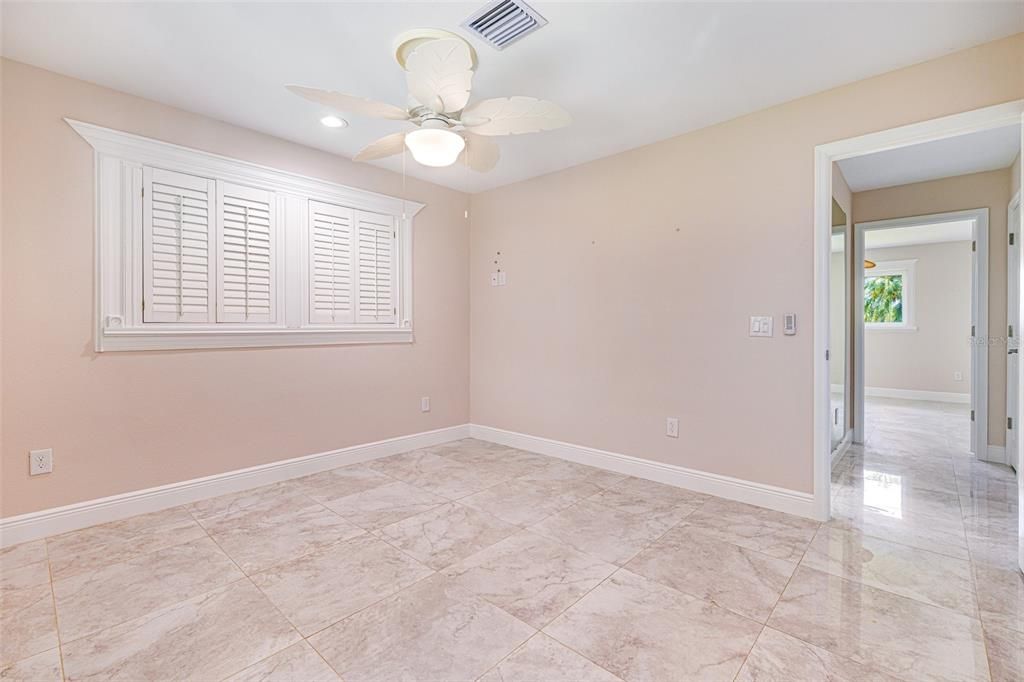 For Sale: $550,000 (3 beds, 3 baths, 2263 Square Feet)