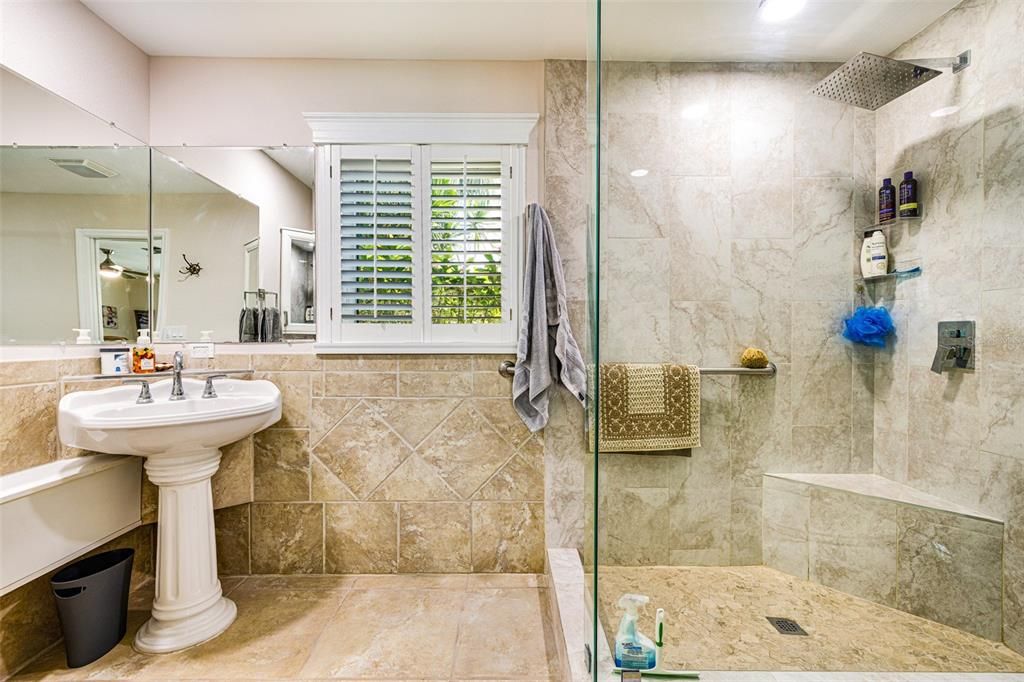 For Sale: $550,000 (3 beds, 3 baths, 2263 Square Feet)