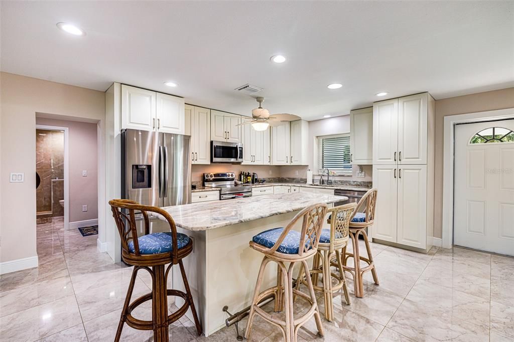 For Sale: $550,000 (3 beds, 3 baths, 2263 Square Feet)