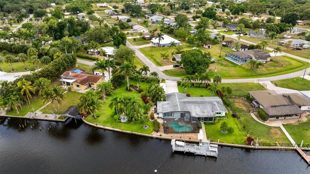 For Sale: $550,000 (3 beds, 3 baths, 2263 Square Feet)