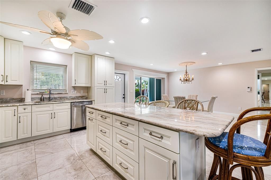 For Sale: $550,000 (3 beds, 3 baths, 2263 Square Feet)