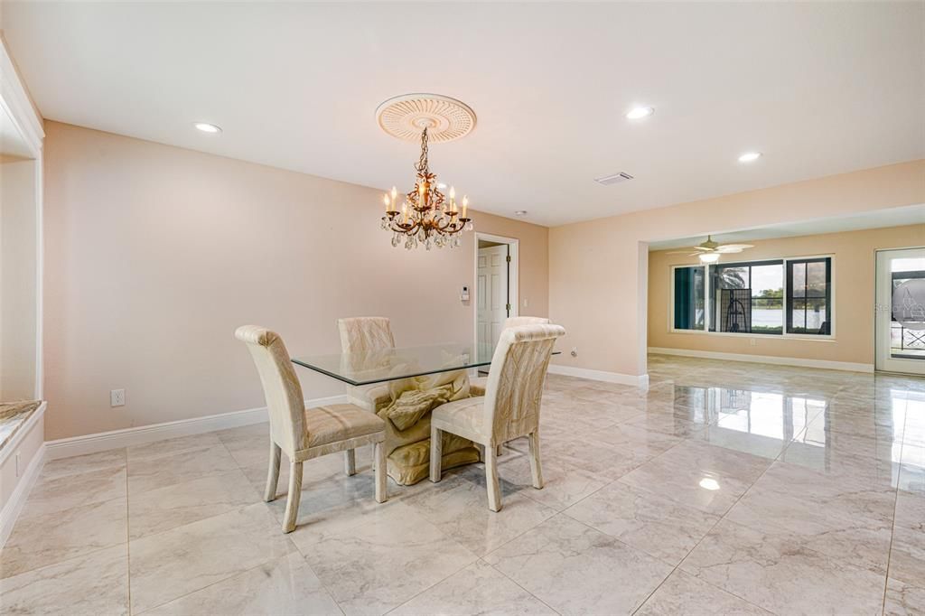 For Sale: $550,000 (3 beds, 3 baths, 2263 Square Feet)