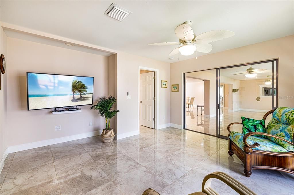 For Sale: $550,000 (3 beds, 3 baths, 2263 Square Feet)