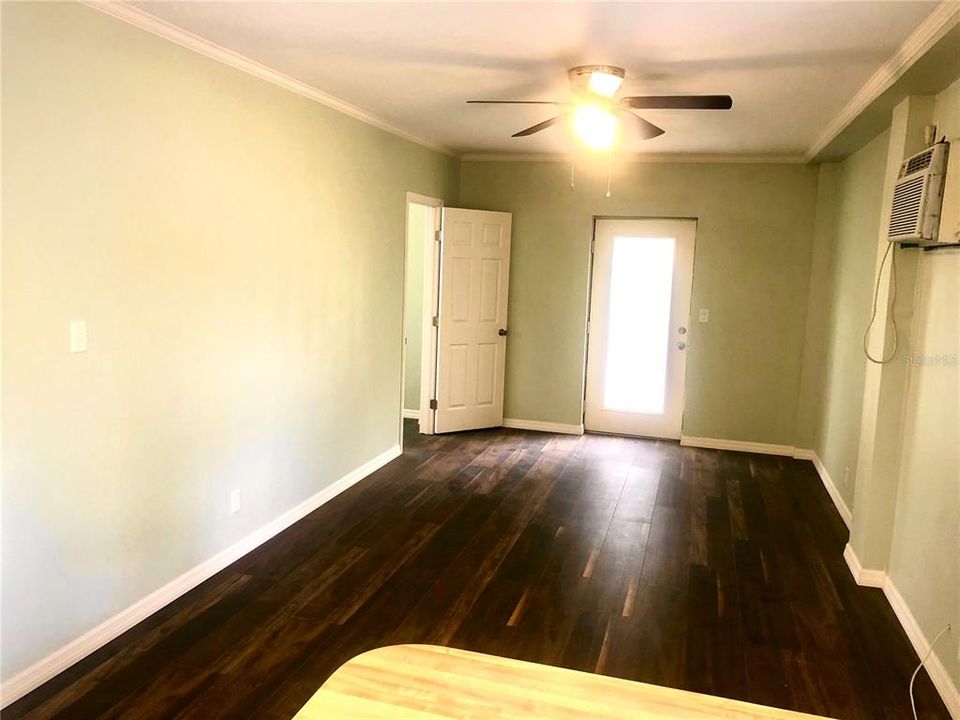 For Rent: $1,070 (1 beds, 1 baths, 768 Square Feet)