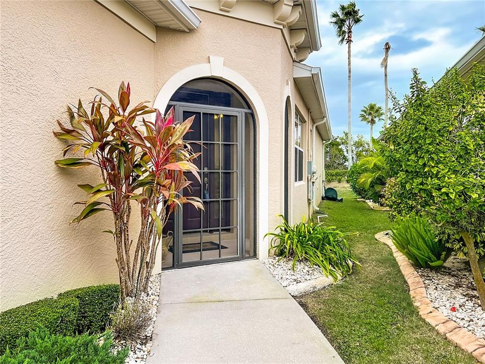 待售: $350,000 (2 贝兹, 2 浴室, 1984 平方英尺)