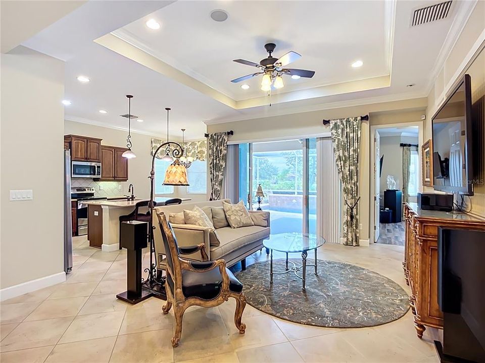 待售: $350,000 (2 贝兹, 2 浴室, 1984 平方英尺)