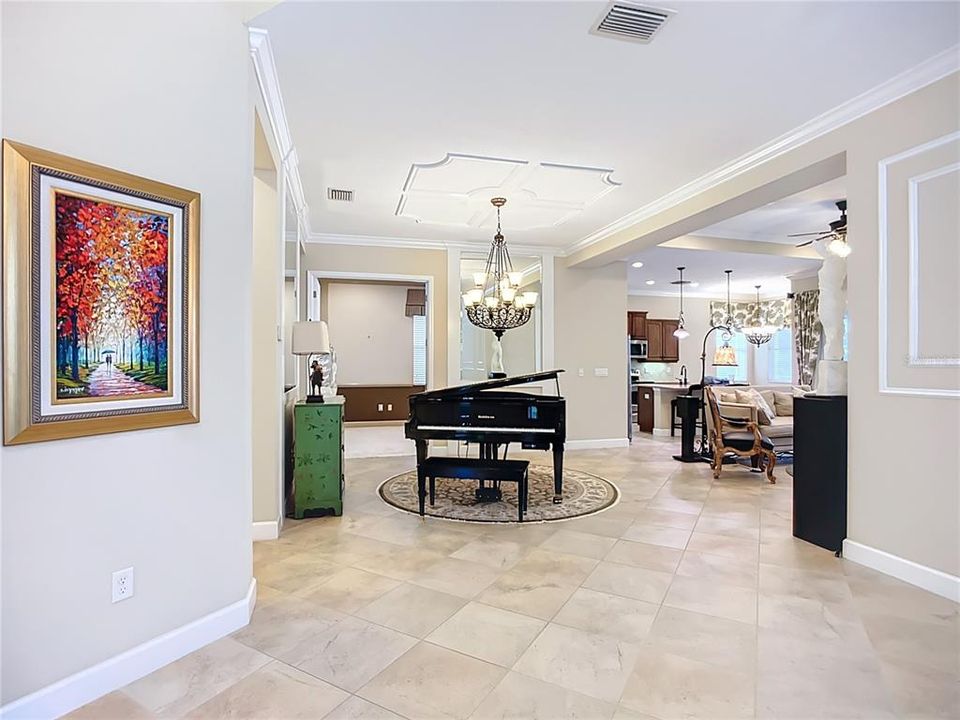 待售: $350,000 (2 贝兹, 2 浴室, 1984 平方英尺)