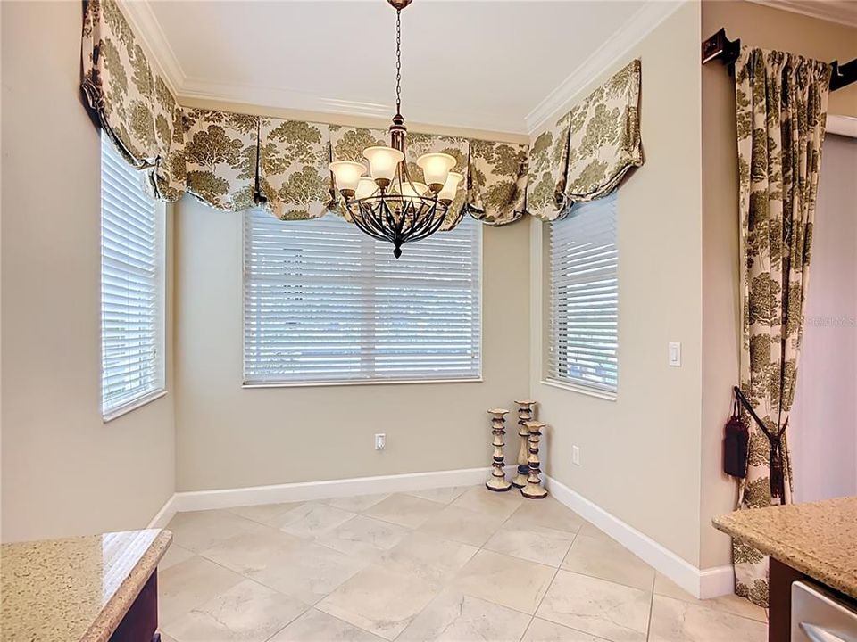 待售: $350,000 (2 贝兹, 2 浴室, 1984 平方英尺)