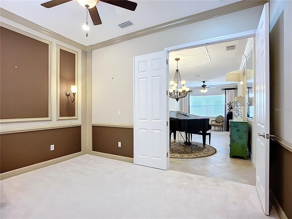 待售: $350,000 (2 贝兹, 2 浴室, 1984 平方英尺)