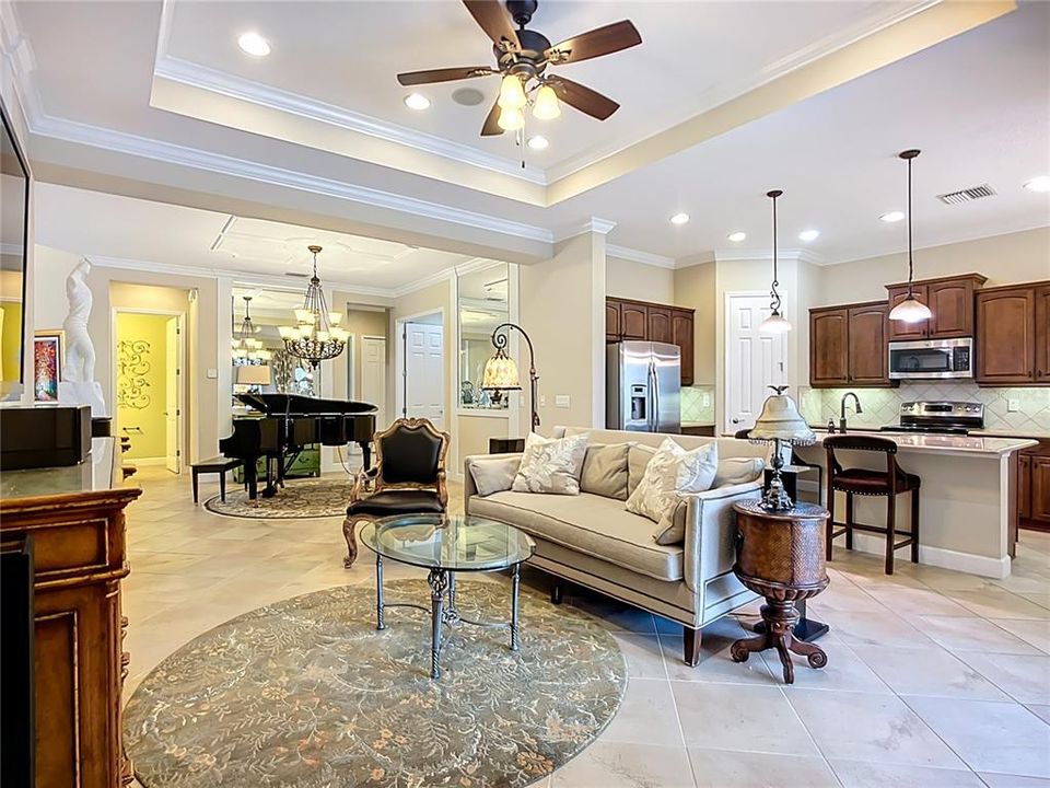 待售: $350,000 (2 贝兹, 2 浴室, 1984 平方英尺)