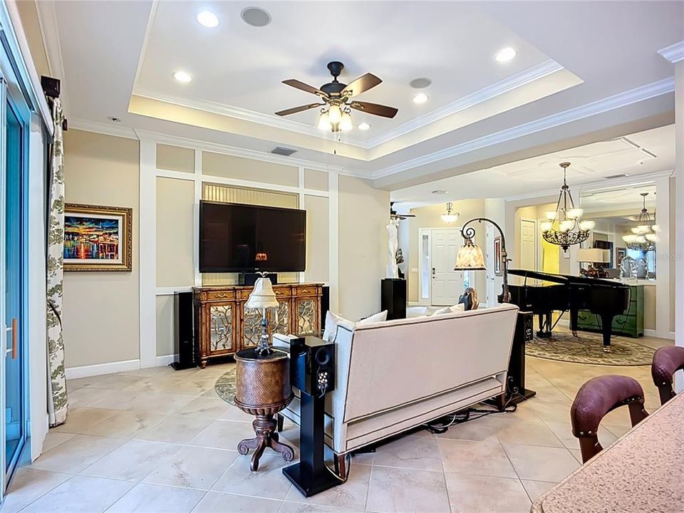 待售: $350,000 (2 贝兹, 2 浴室, 1984 平方英尺)