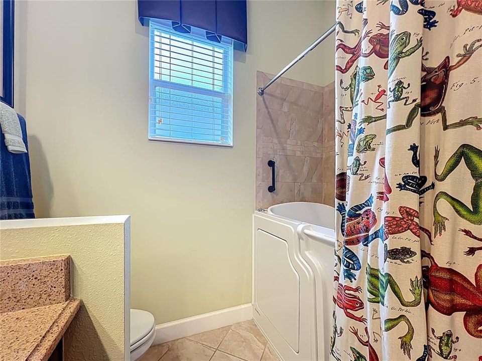 待售: $350,000 (2 贝兹, 2 浴室, 1984 平方英尺)