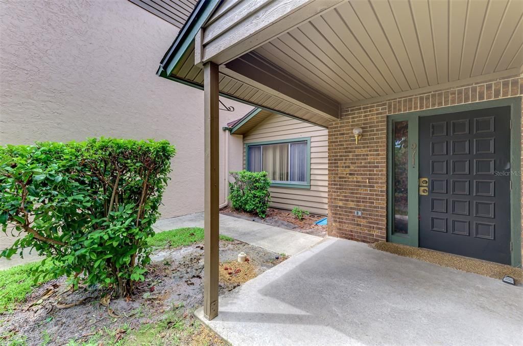 合同活跃: $150,000 (2 贝兹, 2 浴室, 1221 平方英尺)