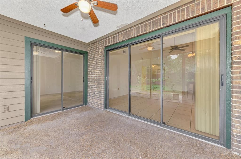 合同活跃: $150,000 (2 贝兹, 2 浴室, 1221 平方英尺)