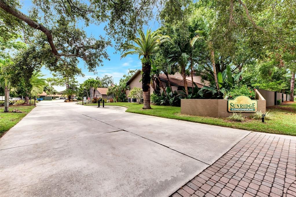 合同活跃: $150,000 (2 贝兹, 2 浴室, 1221 平方英尺)