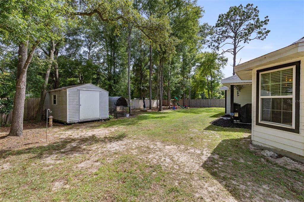 Activo con contrato: $339,900 (4 camas, 2 baños, 1943 Pies cuadrados)