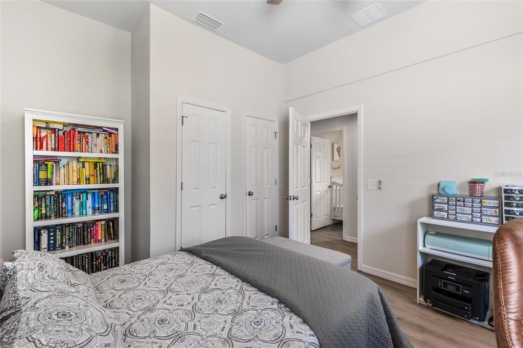 Activo con contrato: $339,900 (4 camas, 2 baños, 1943 Pies cuadrados)