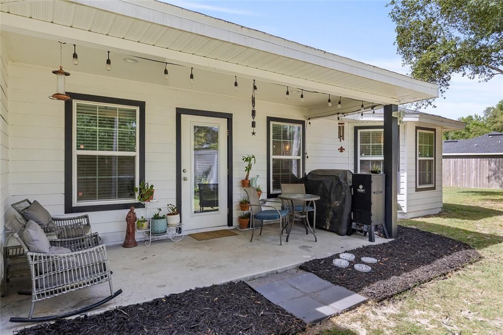 Activo con contrato: $339,900 (4 camas, 2 baños, 1943 Pies cuadrados)