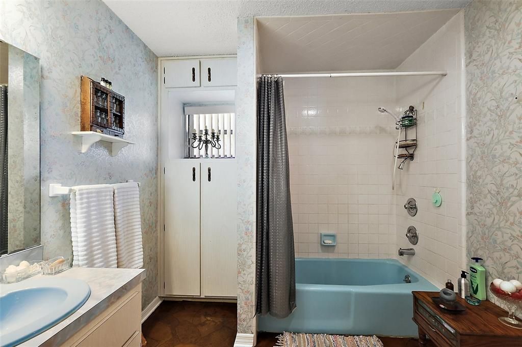 For Sale: $750,000 (4 beds, 2 baths, 3430 Square Feet)