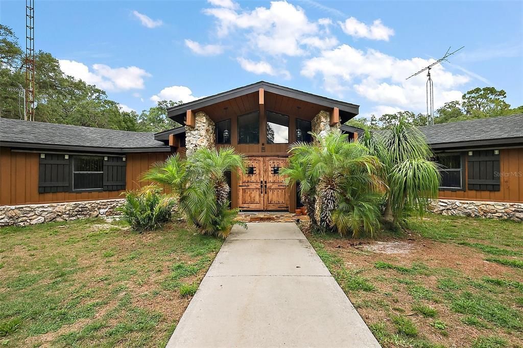 For Sale: $750,000 (4 beds, 2 baths, 3430 Square Feet)