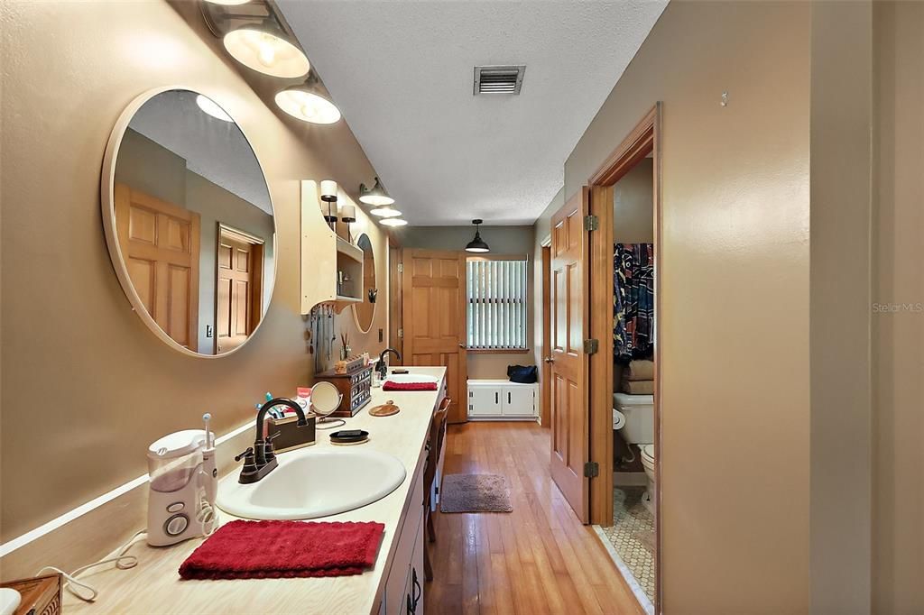 For Sale: $750,000 (4 beds, 2 baths, 3430 Square Feet)