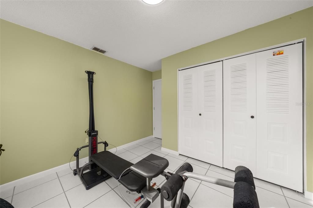 待售: $275,000 (2 贝兹, 2 浴室, 1372 平方英尺)