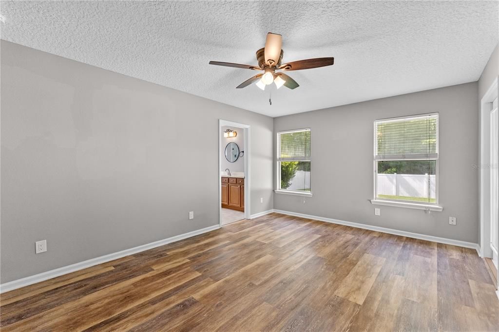 待售: $350,000 (3 贝兹, 2 浴室, 1552 平方英尺)