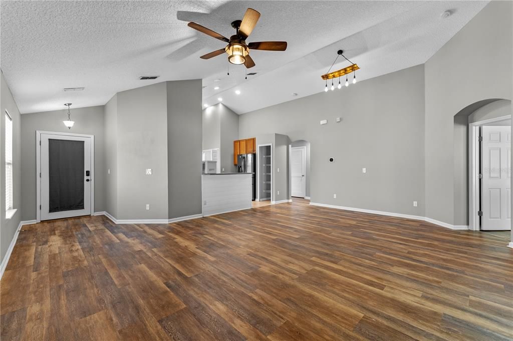 待售: $350,000 (3 贝兹, 2 浴室, 1552 平方英尺)