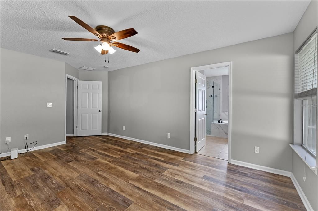 待售: $350,000 (3 贝兹, 2 浴室, 1552 平方英尺)