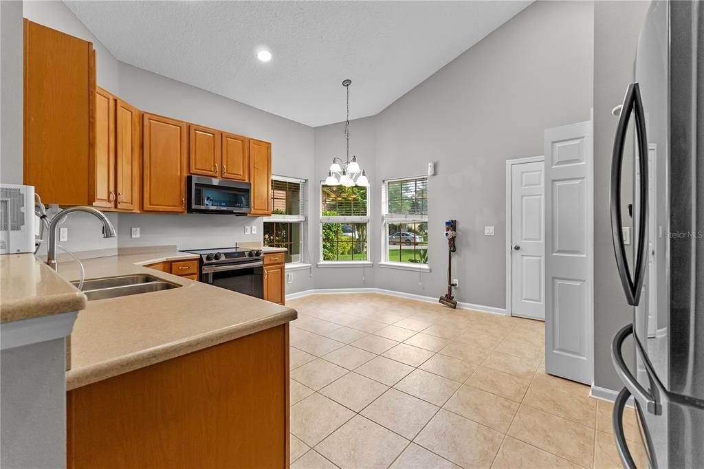 待售: $350,000 (3 贝兹, 2 浴室, 1552 平方英尺)