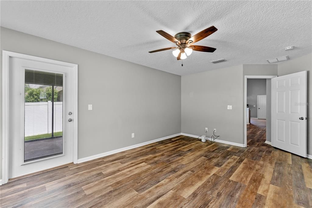 待售: $350,000 (3 贝兹, 2 浴室, 1552 平方英尺)