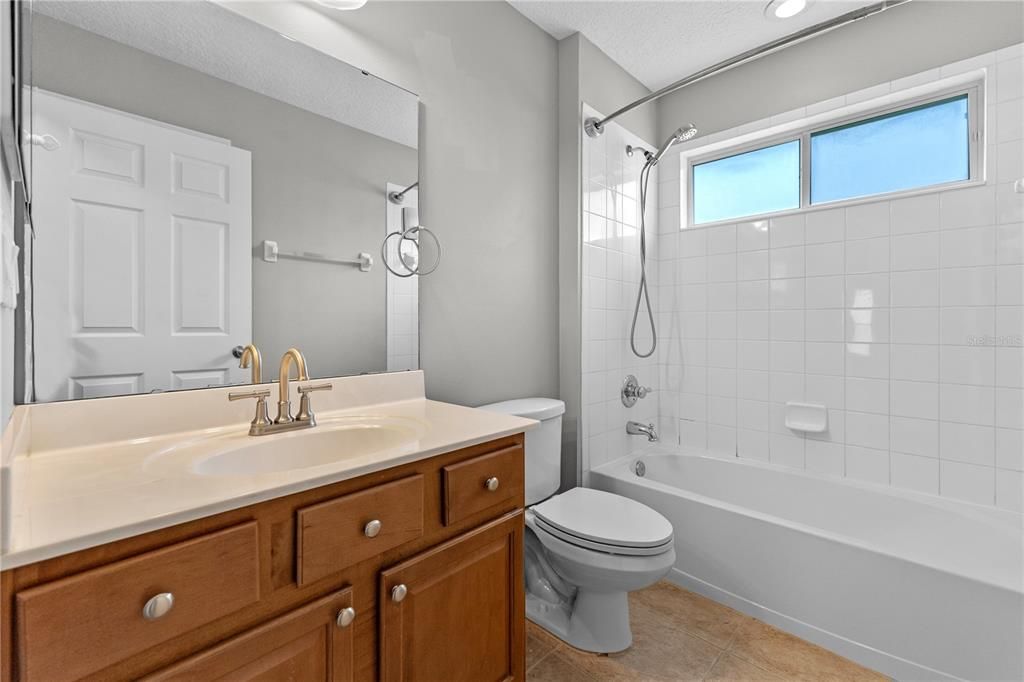 待售: $350,000 (3 贝兹, 2 浴室, 1552 平方英尺)