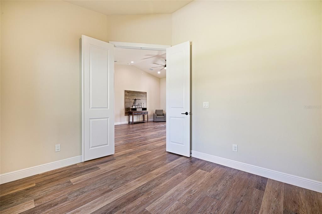 En Venta: $599,000 (3 camas, 2 baños, 1964 Pies cuadrados)