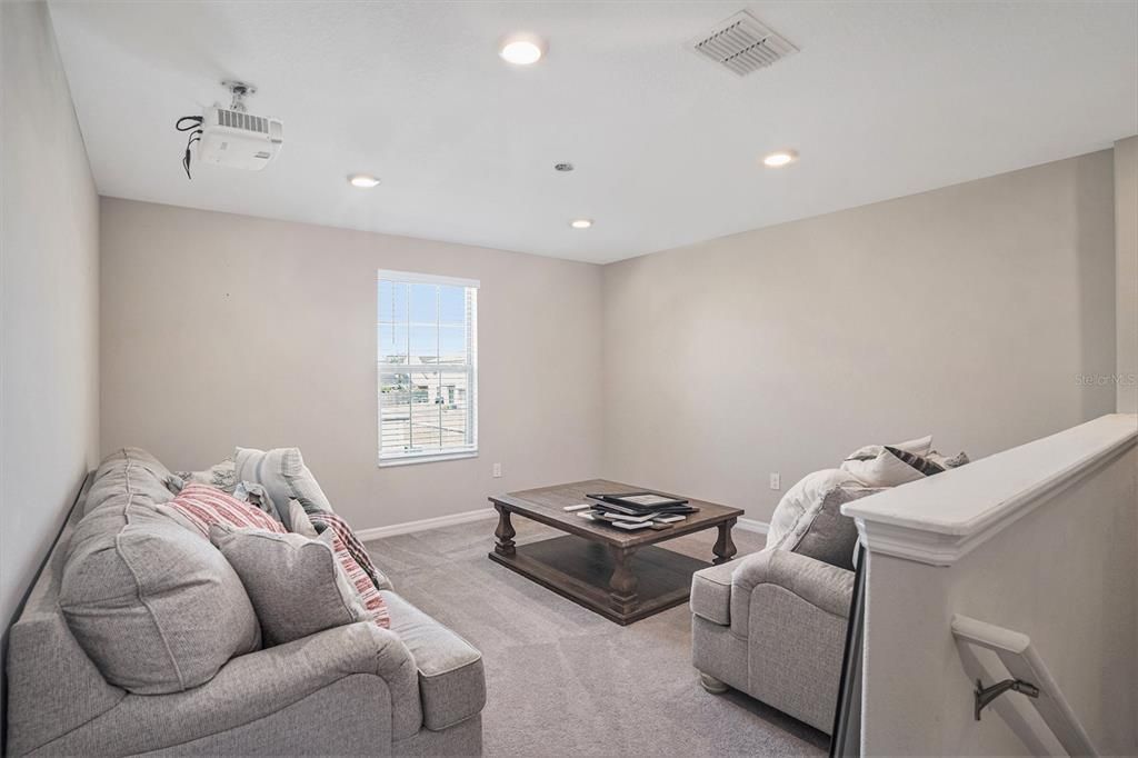 待售: $365,000 (4 贝兹, 2 浴室, 2635 平方英尺)