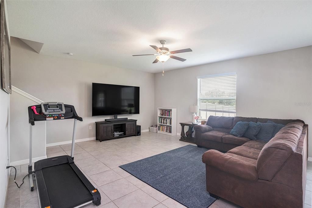 待售: $365,000 (4 贝兹, 2 浴室, 2635 平方英尺)