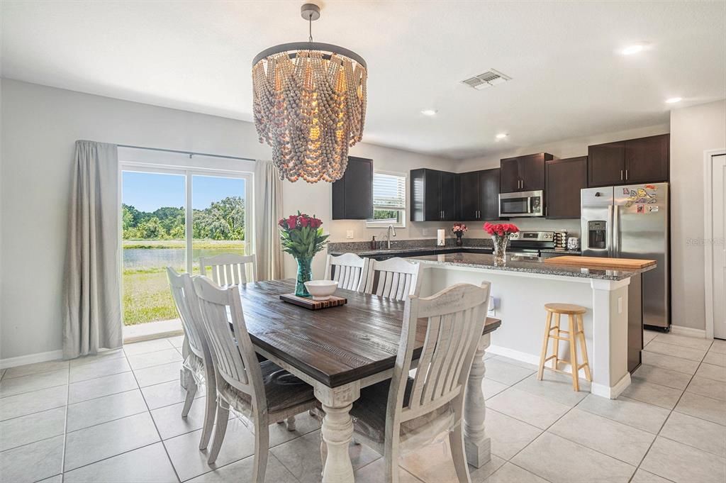 待售: $365,000 (4 贝兹, 2 浴室, 2635 平方英尺)