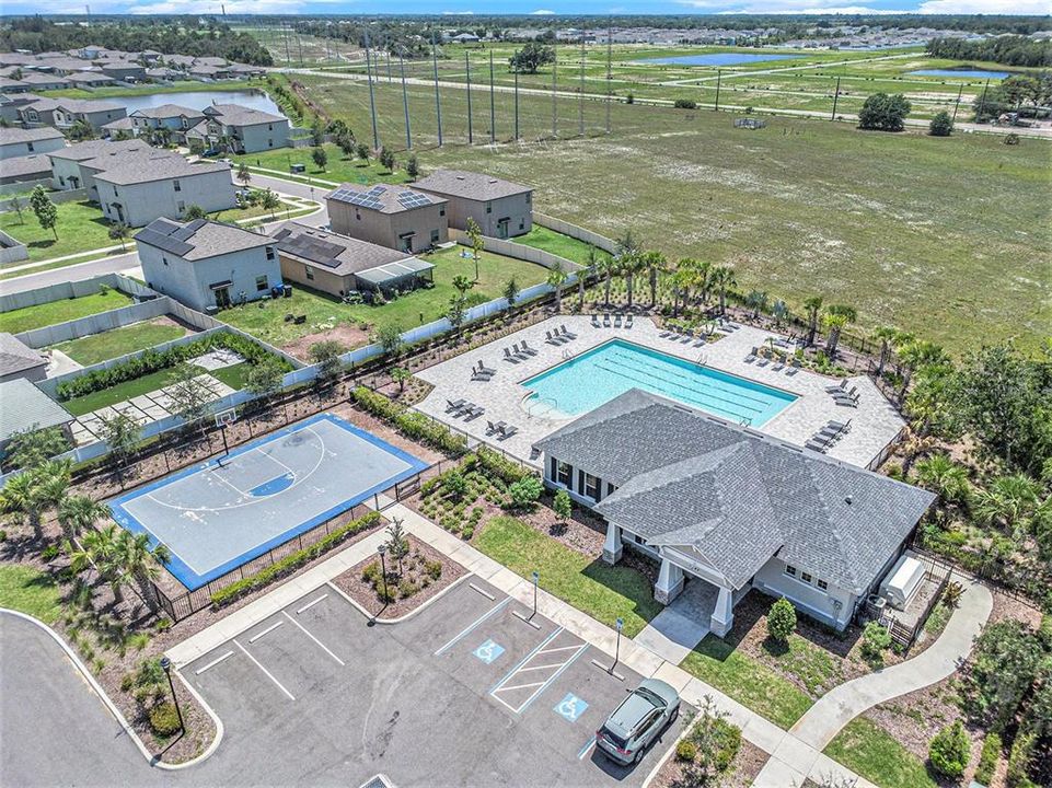 待售: $365,000 (4 贝兹, 2 浴室, 2635 平方英尺)