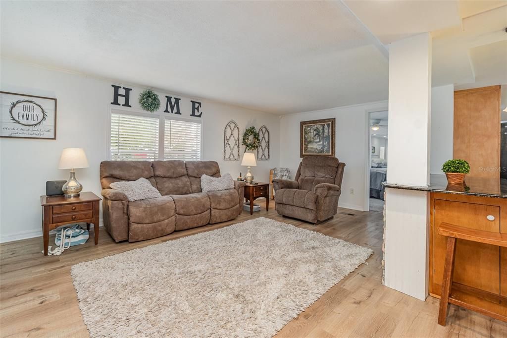 На продажу: $299,900 (3 спален, 2 ванн, 2272 Квадратных фут)