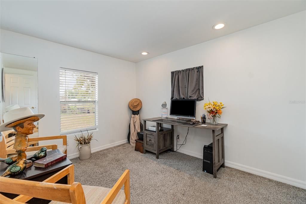 На продажу: $299,900 (3 спален, 2 ванн, 2272 Квадратных фут)