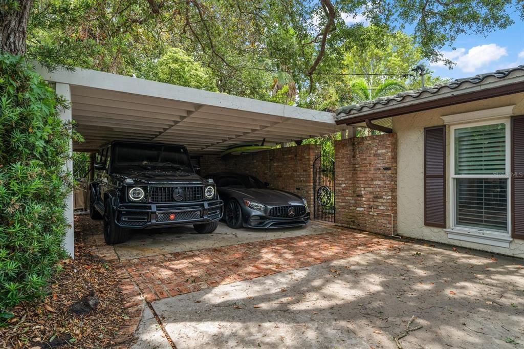 For Sale: $1,899,000 (4 beds, 3 baths, 3516 Square Feet)