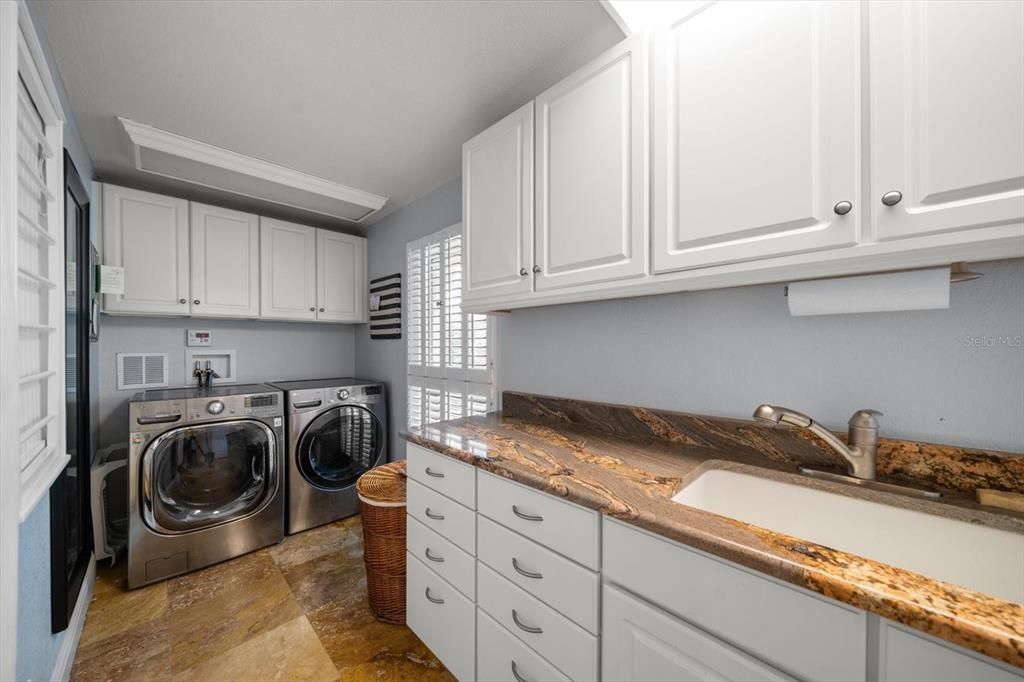 For Sale: $1,899,000 (4 beds, 3 baths, 3516 Square Feet)