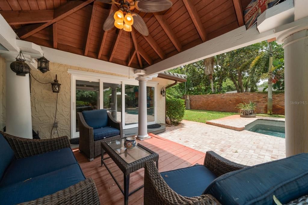 For Sale: $1,899,000 (4 beds, 3 baths, 3516 Square Feet)