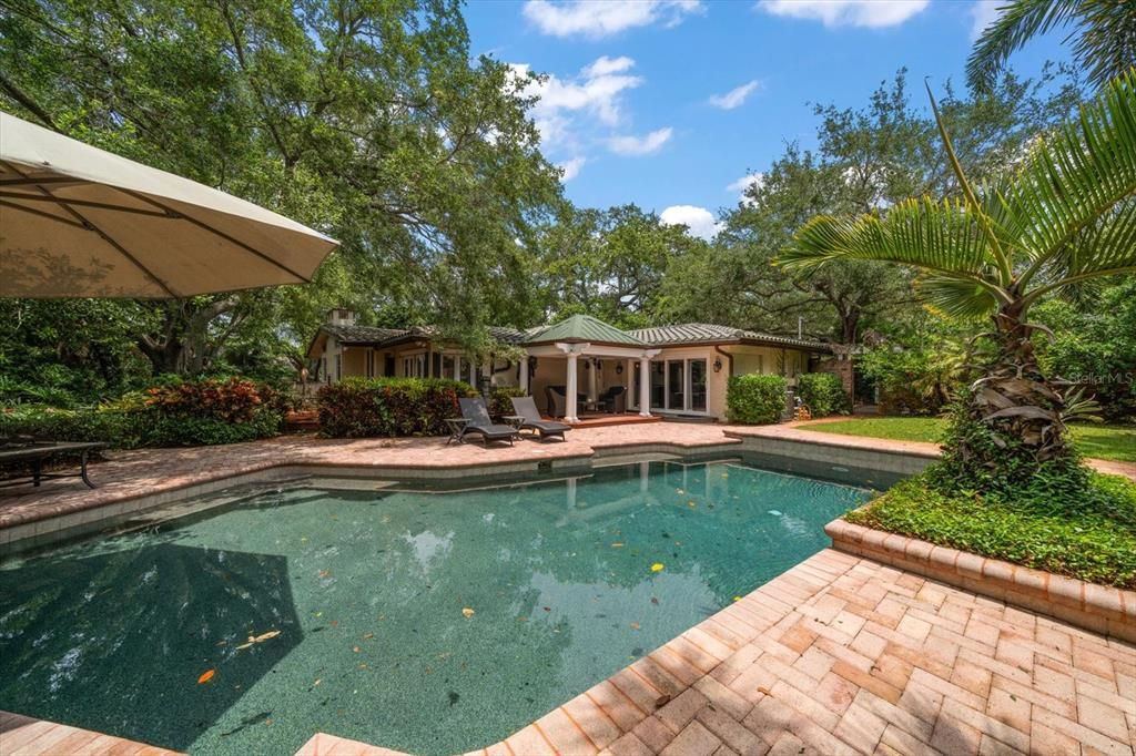 For Sale: $1,899,000 (4 beds, 3 baths, 3516 Square Feet)